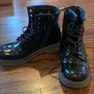 black patent dr martens size 4